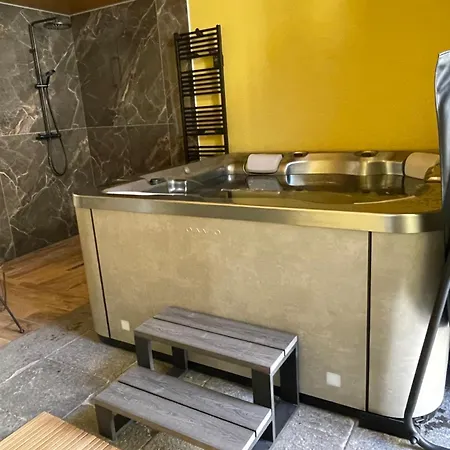 Maison Cote Halle La De L'artiste 3* Saint-Flour (Cantal)